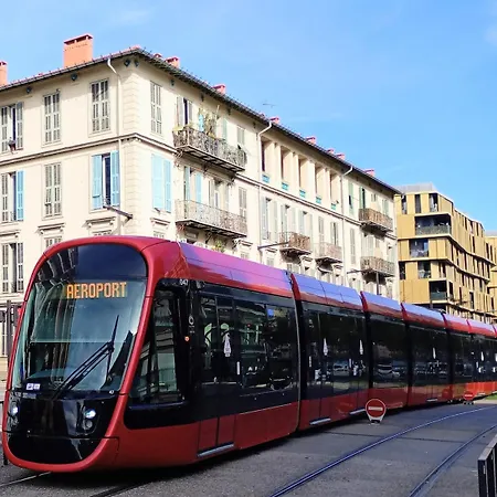 Artemare, Il Fascino Del Classico Con Ogni Comfort アパート *