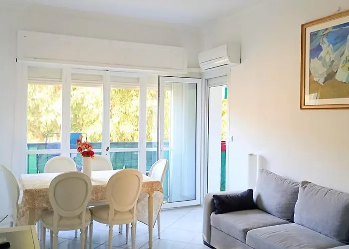 Lägenhet Artemare, Il Fascino Del Classico Con Ogni Comfort